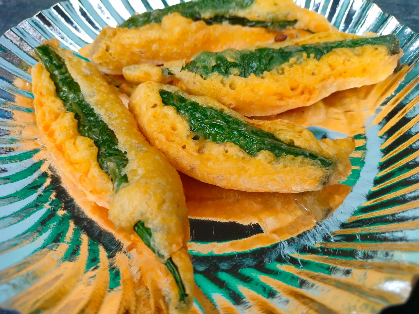 ಕೊಟ್ಟೂರಿಗರಿಗೆ ಮೆಣಶಿಕಾಯಿ(ಮಿರ್ಚಿ ಬಜ್ಜಿ)